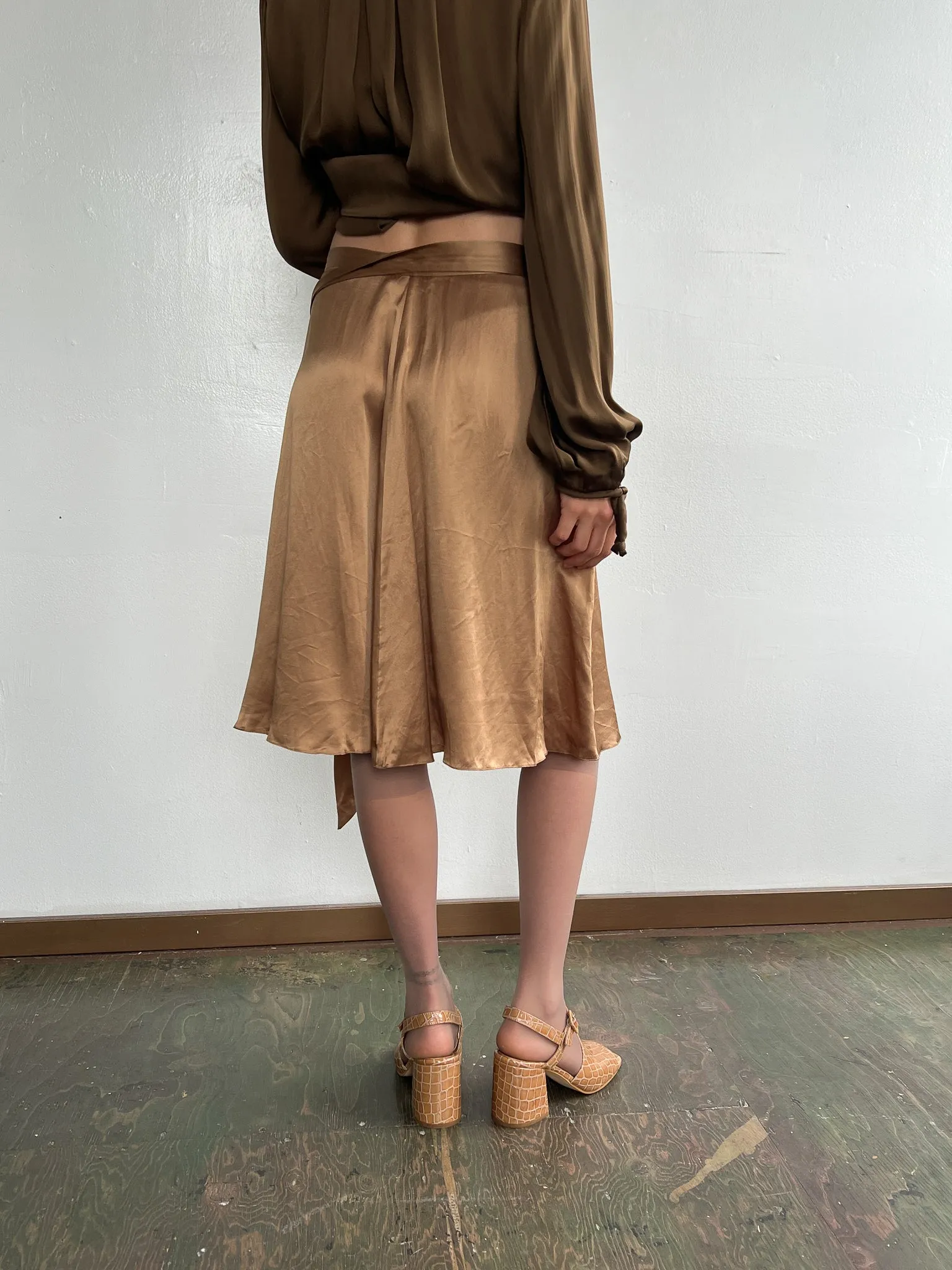 Almond Silk Skirt (M)