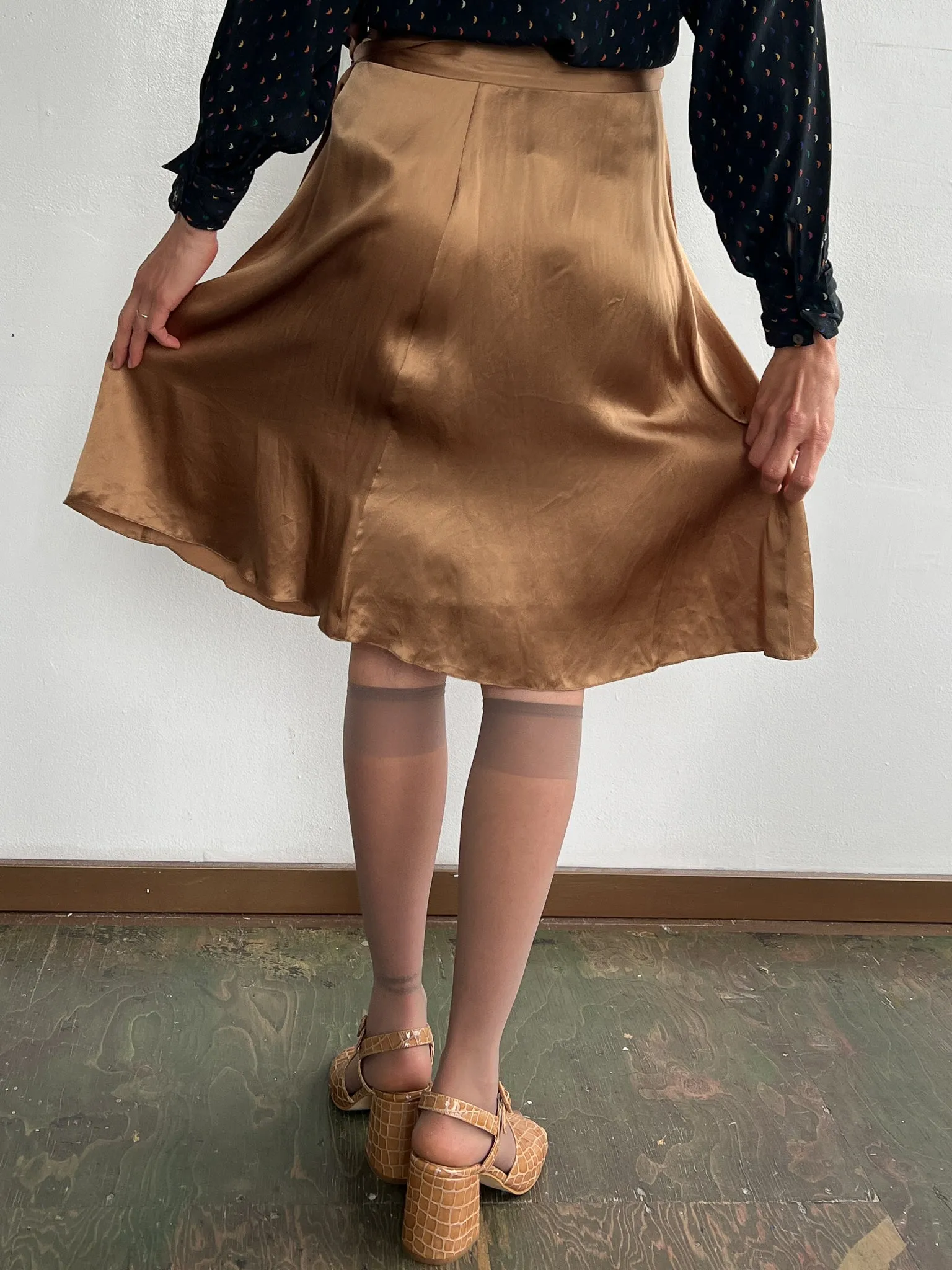 Almond Silk Skirt (M)