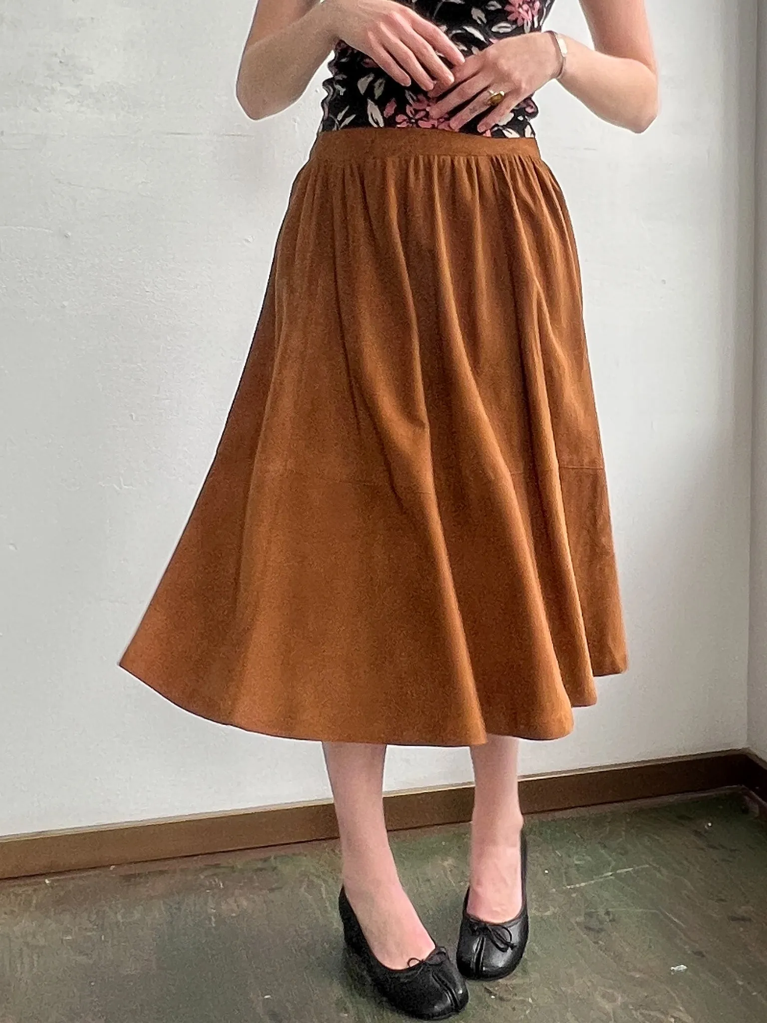 Caramel Suede Voluminous Skirt (S/M)