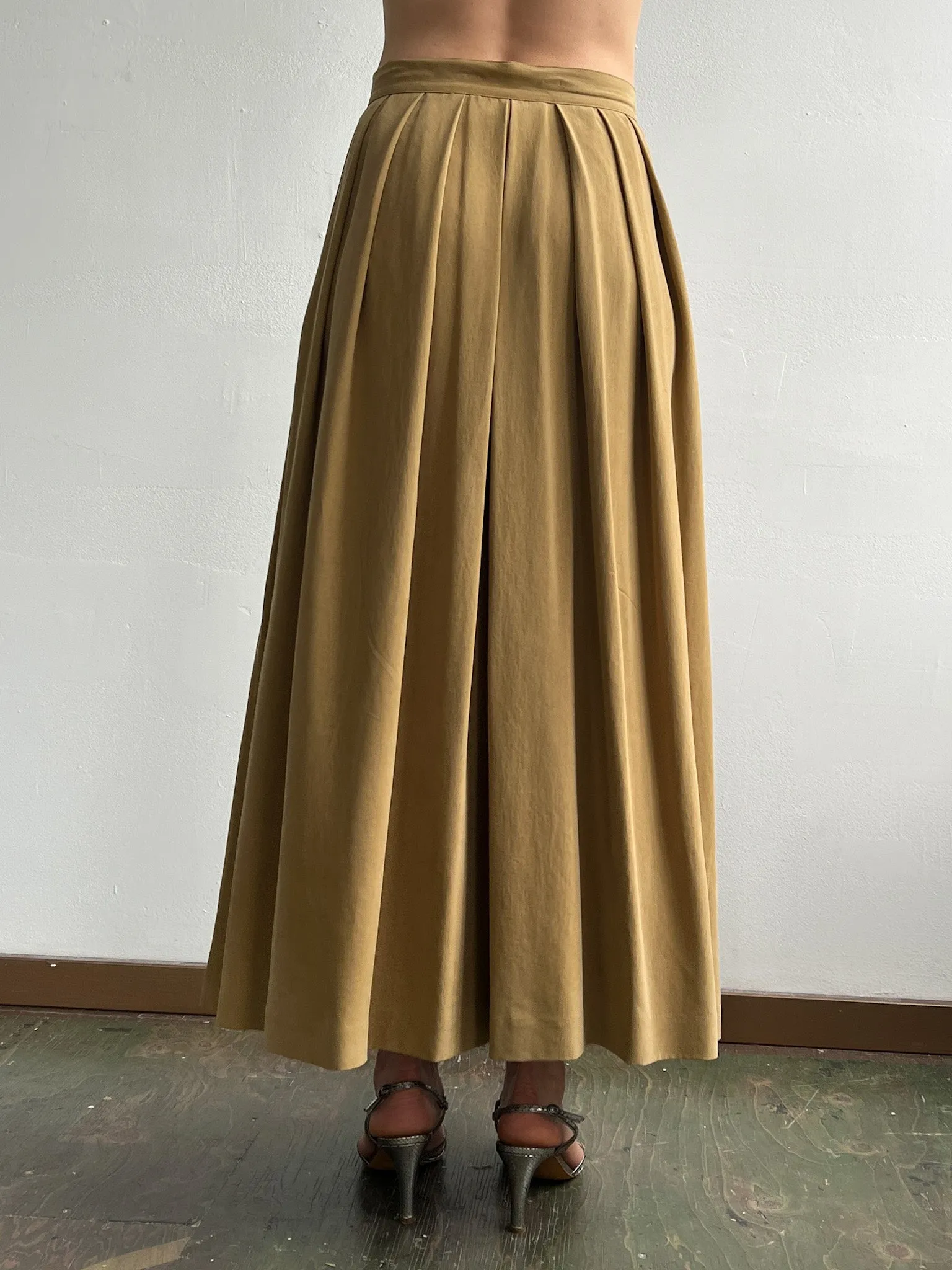 Pecan Silk Flowy Skirt (S)