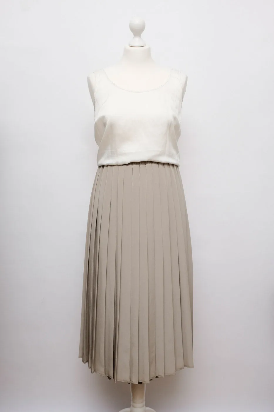 PLEATED BEIGE MIDI SKIRT