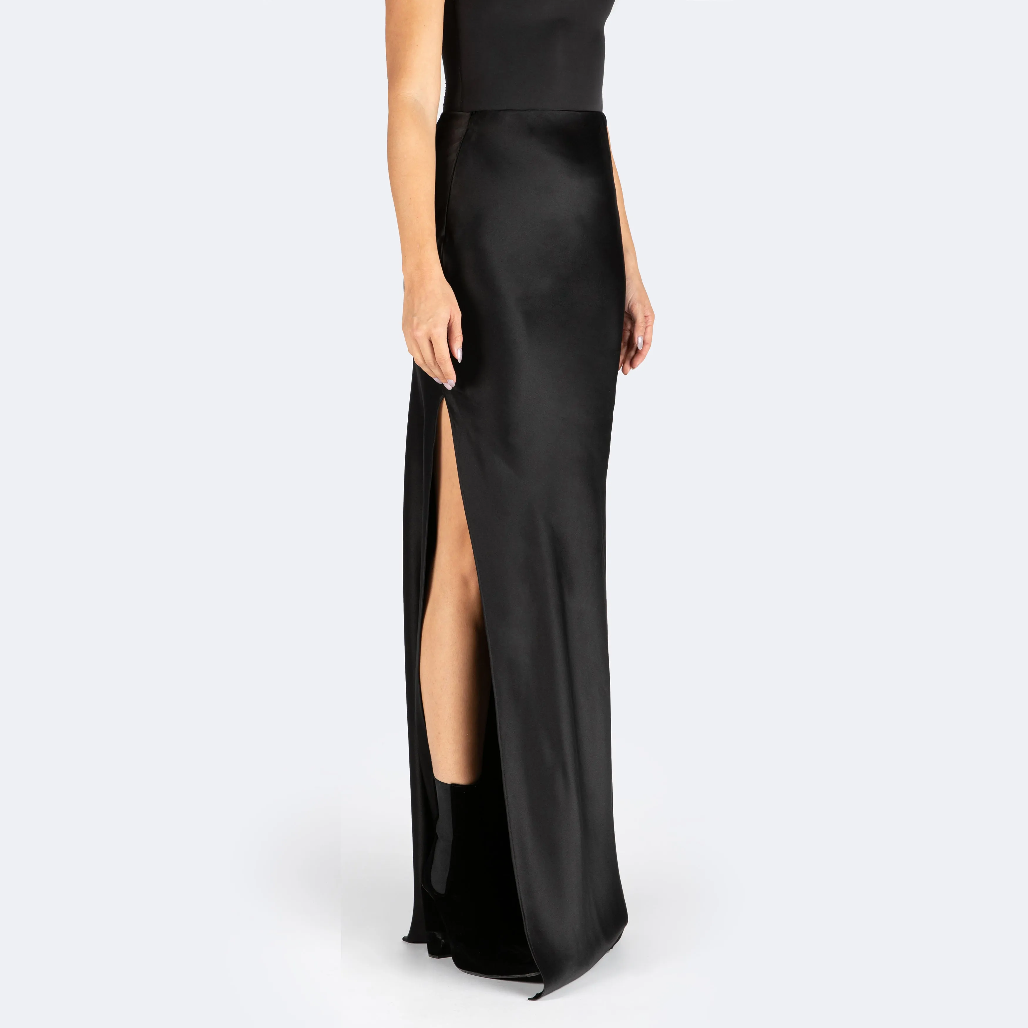 Studio Essential - Slit Skirt