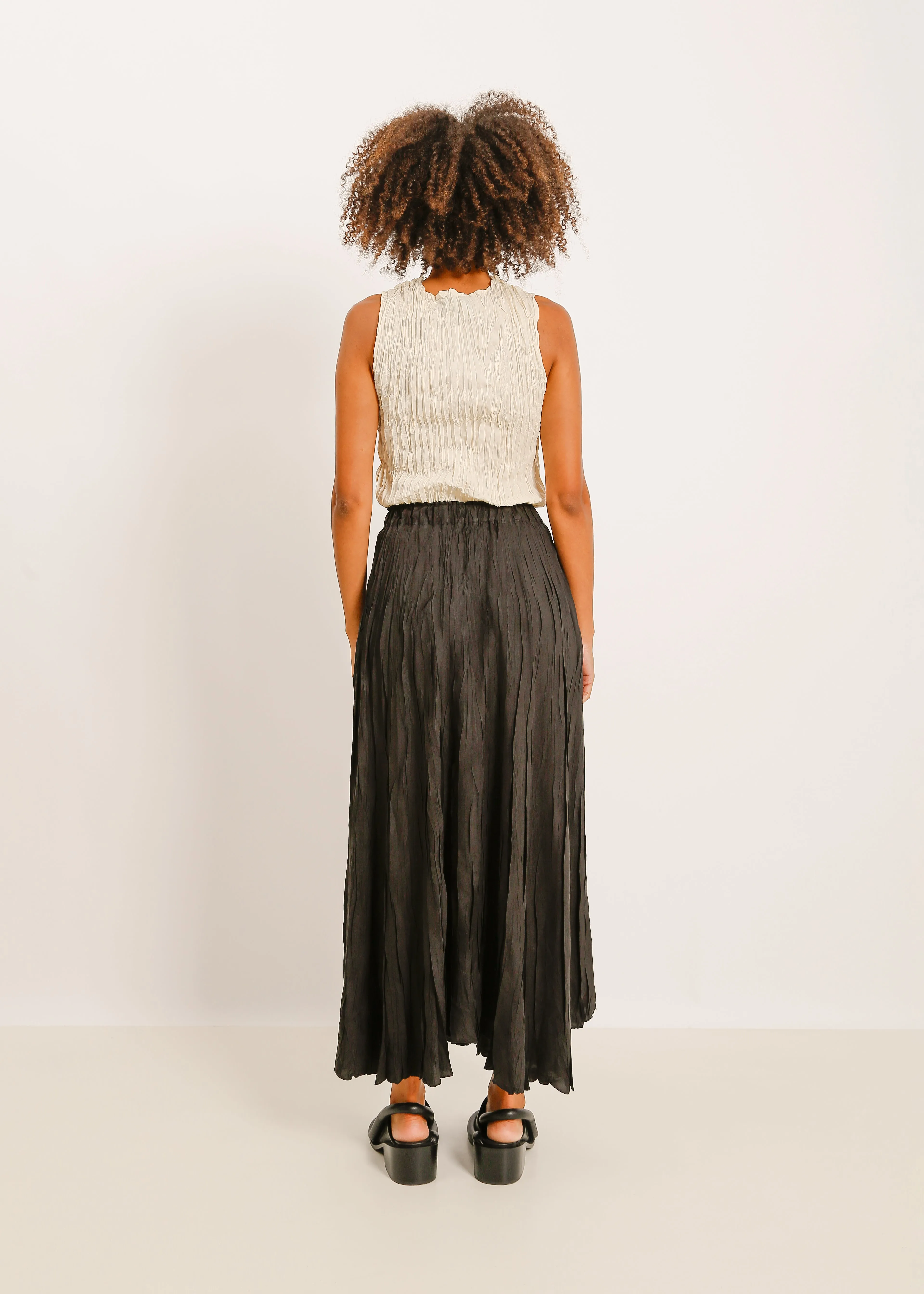 W24 | MIETTA PLEAT SKIRT / BLACK