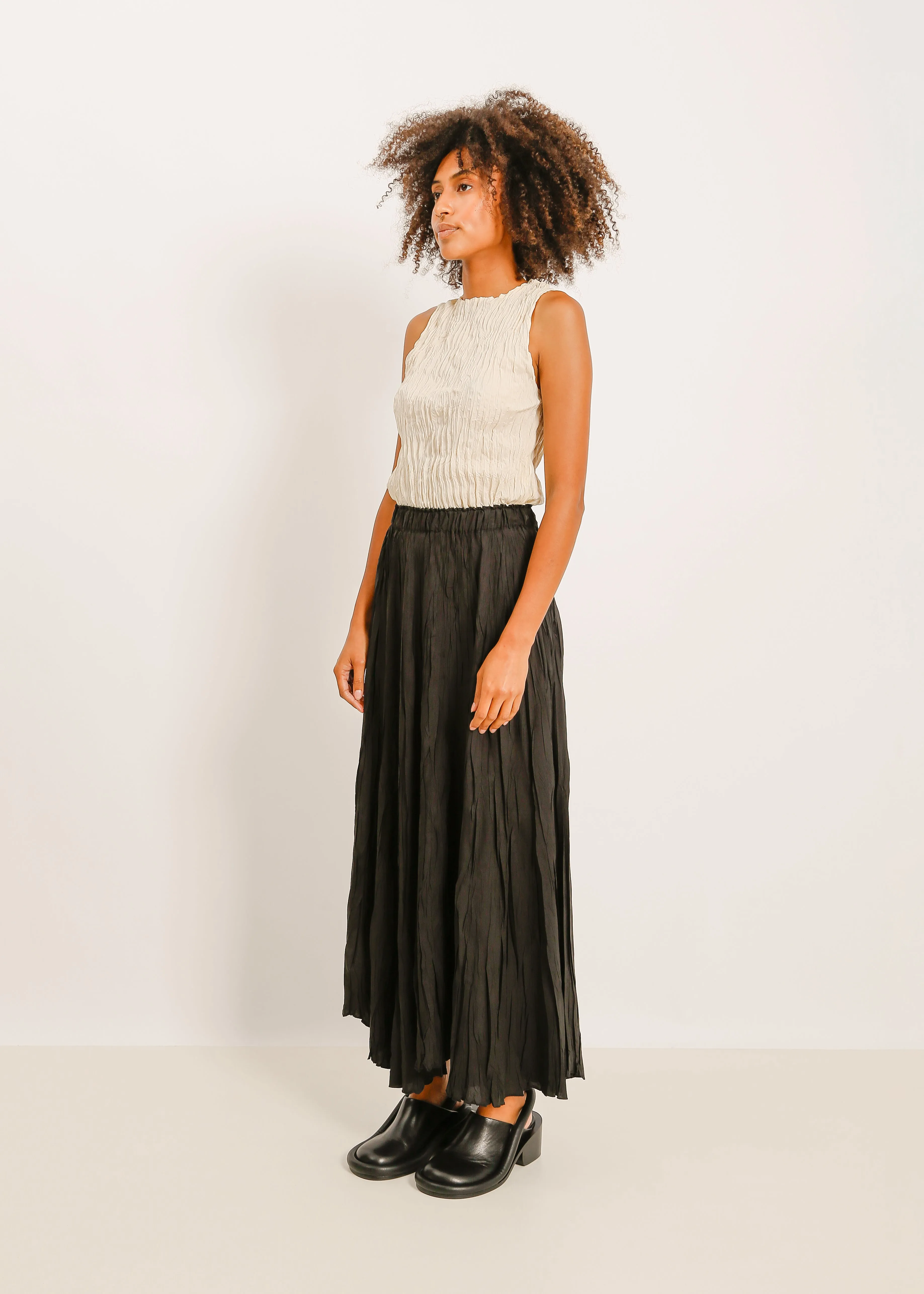 W24 | MIETTA PLEAT SKIRT / BLACK