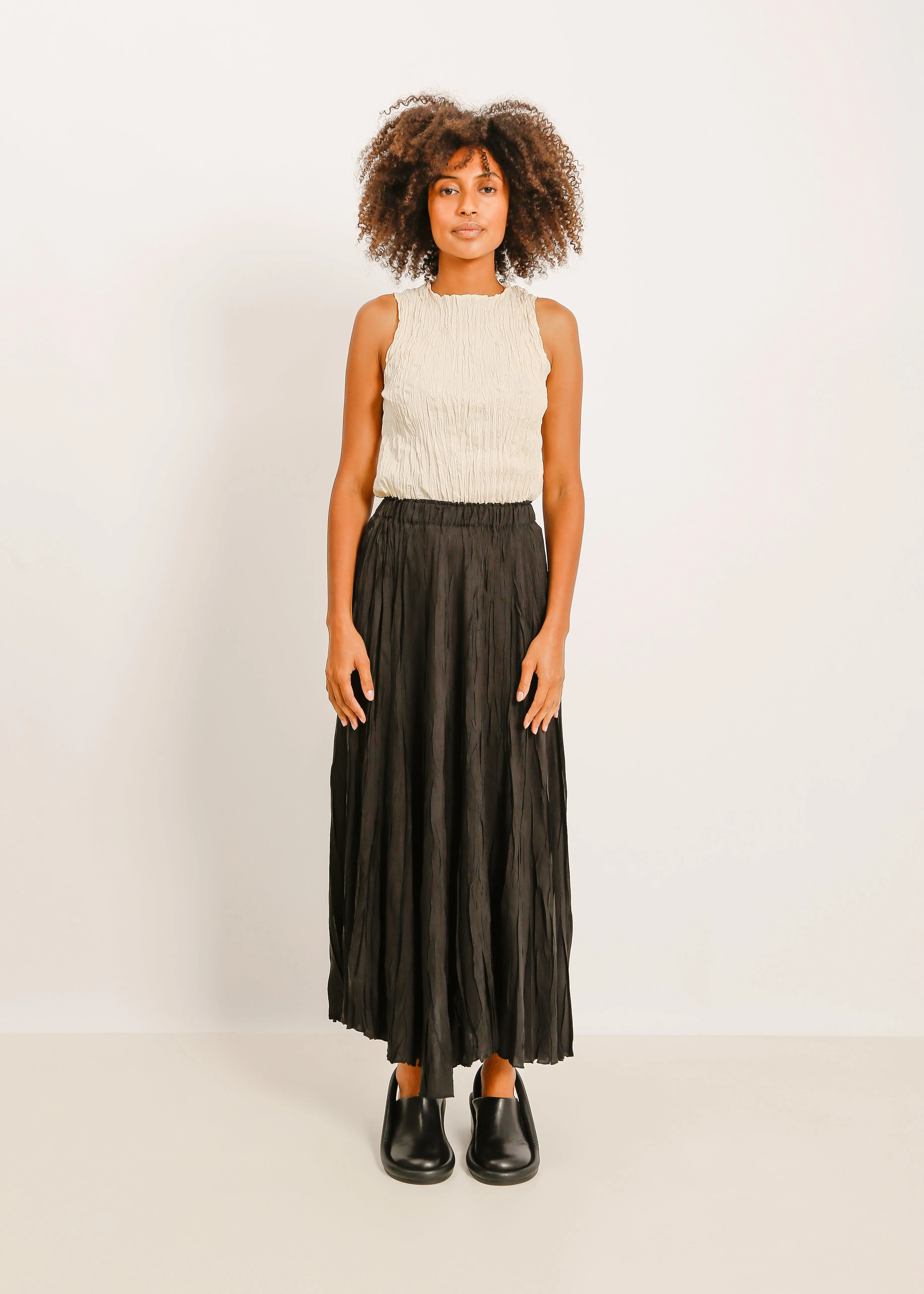 W24 | MIETTA PLEAT SKIRT / BLACK