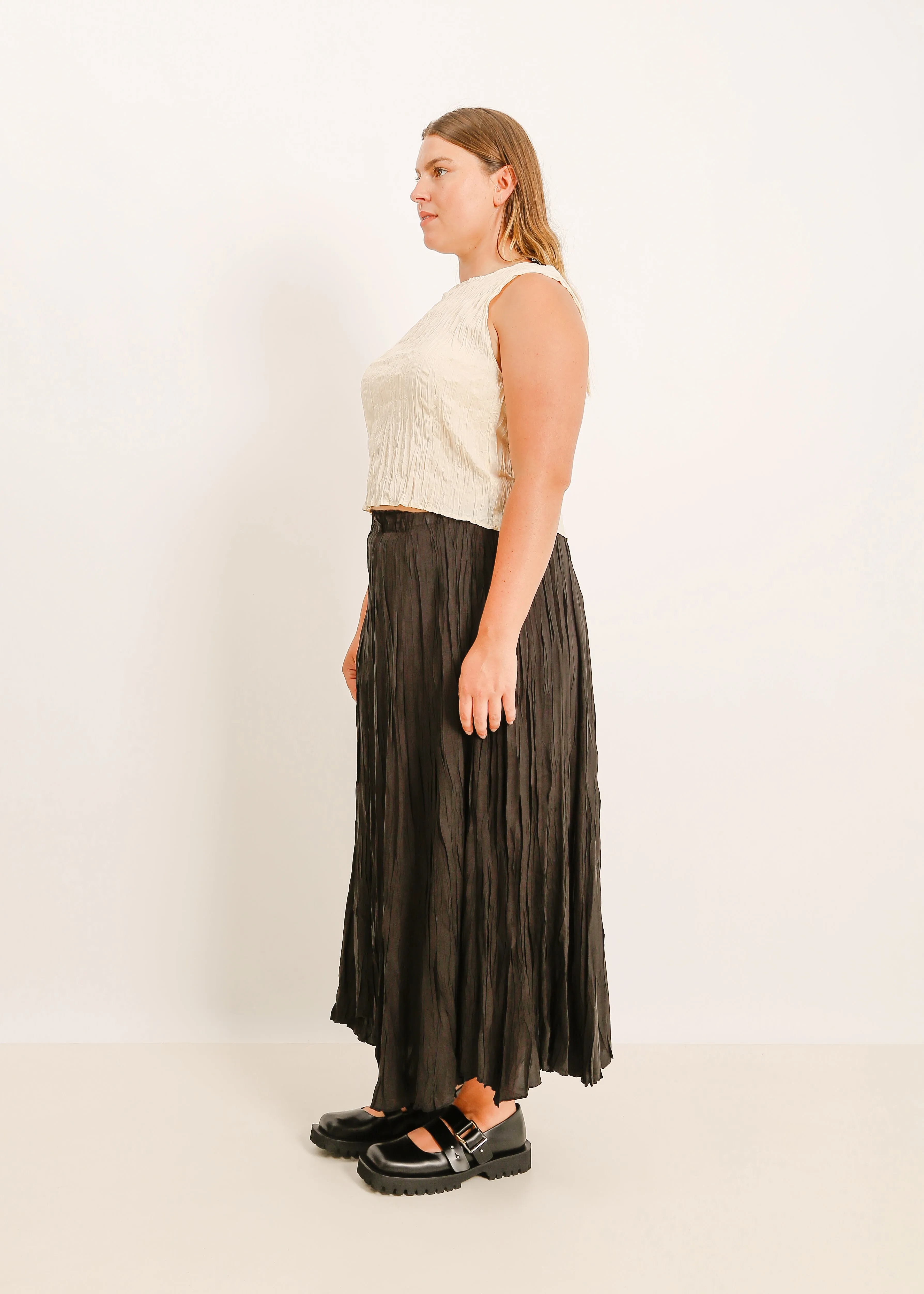 W24 | MIETTA PLEAT SKIRT / BLACK